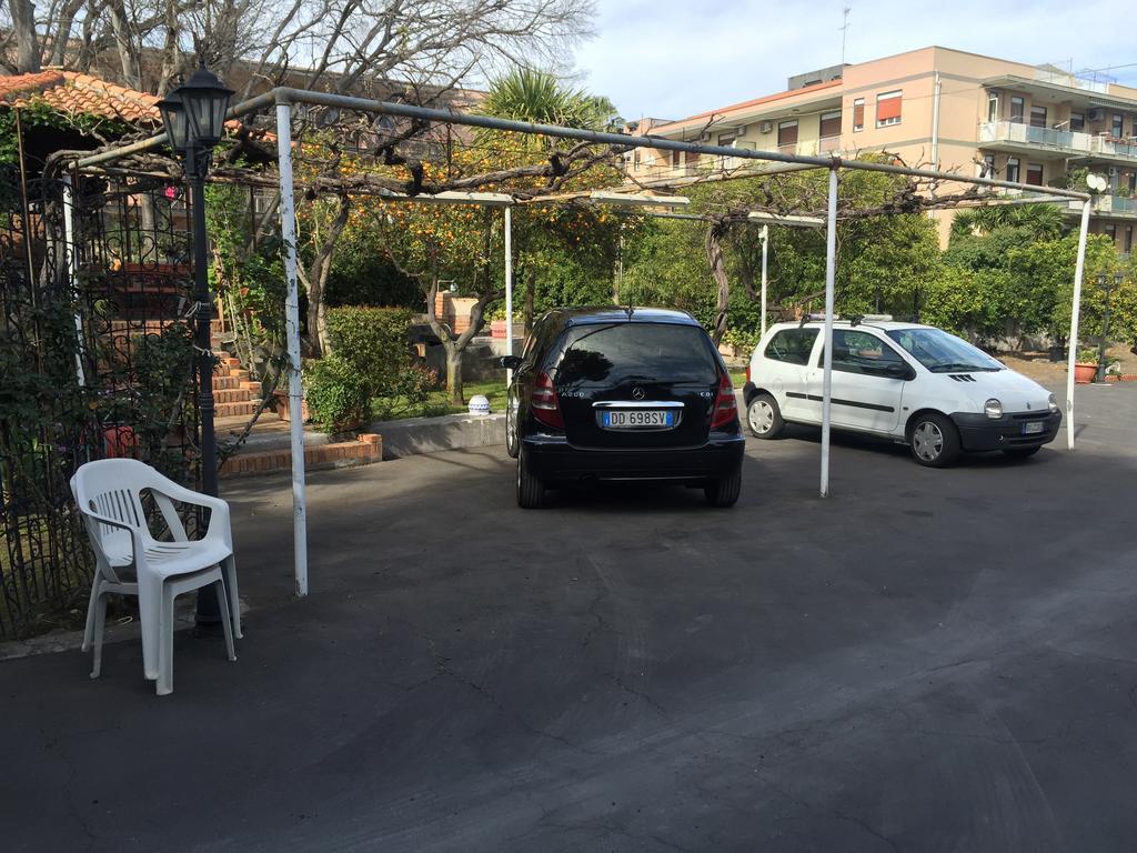 B&B Il Bagolaro Dell'Etna Sant'Agata Li Battiati ภายนอก รูปภาพ