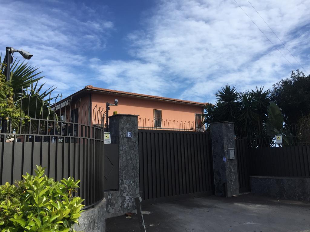 B&B Il Bagolaro Dell'Etna Sant'Agata Li Battiati ภายนอก รูปภาพ